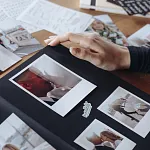 dřevěné fotoalbum