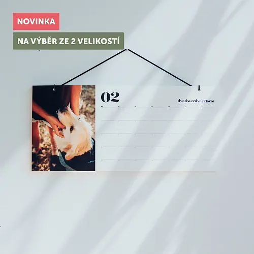 designový nástěnný kalendář
